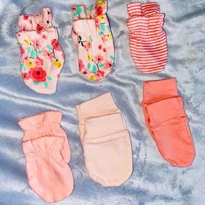 Baby Girl newborn Mittens Pre-owned